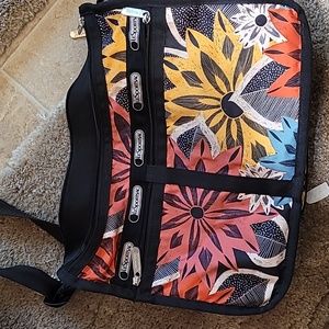 LeSportSac Deluxe Everday bag floral purse